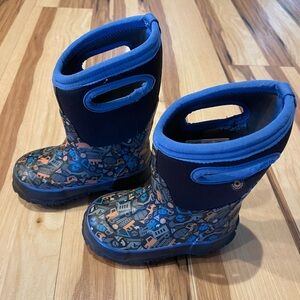 Little Boys size 8 BOGG Boots
